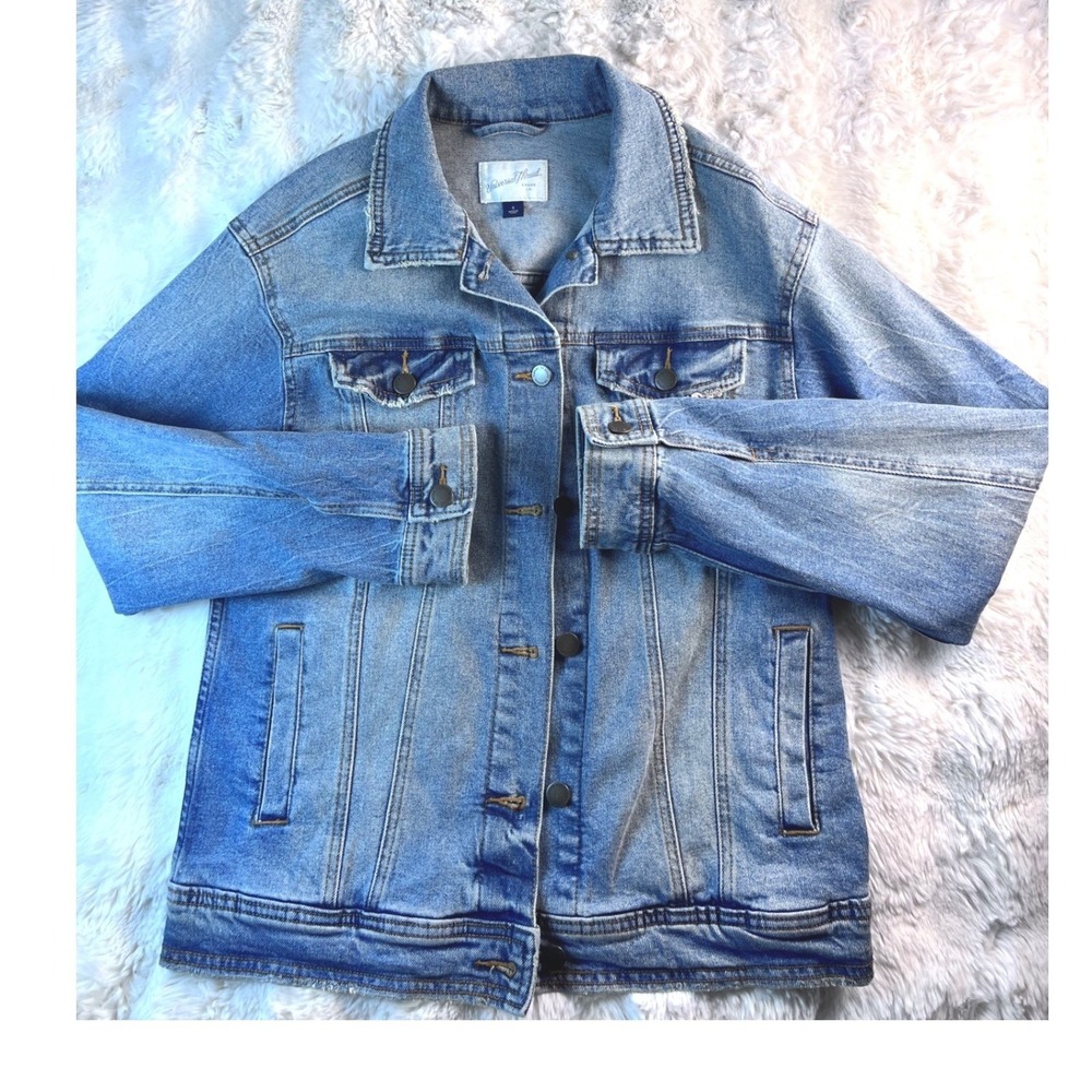 Universal Thread Blue Denim Jacket Womens Small Light Wash Distresed Trucker A22